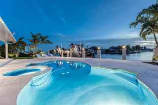 2005 N Riverside Dr - Photo 1 of 1