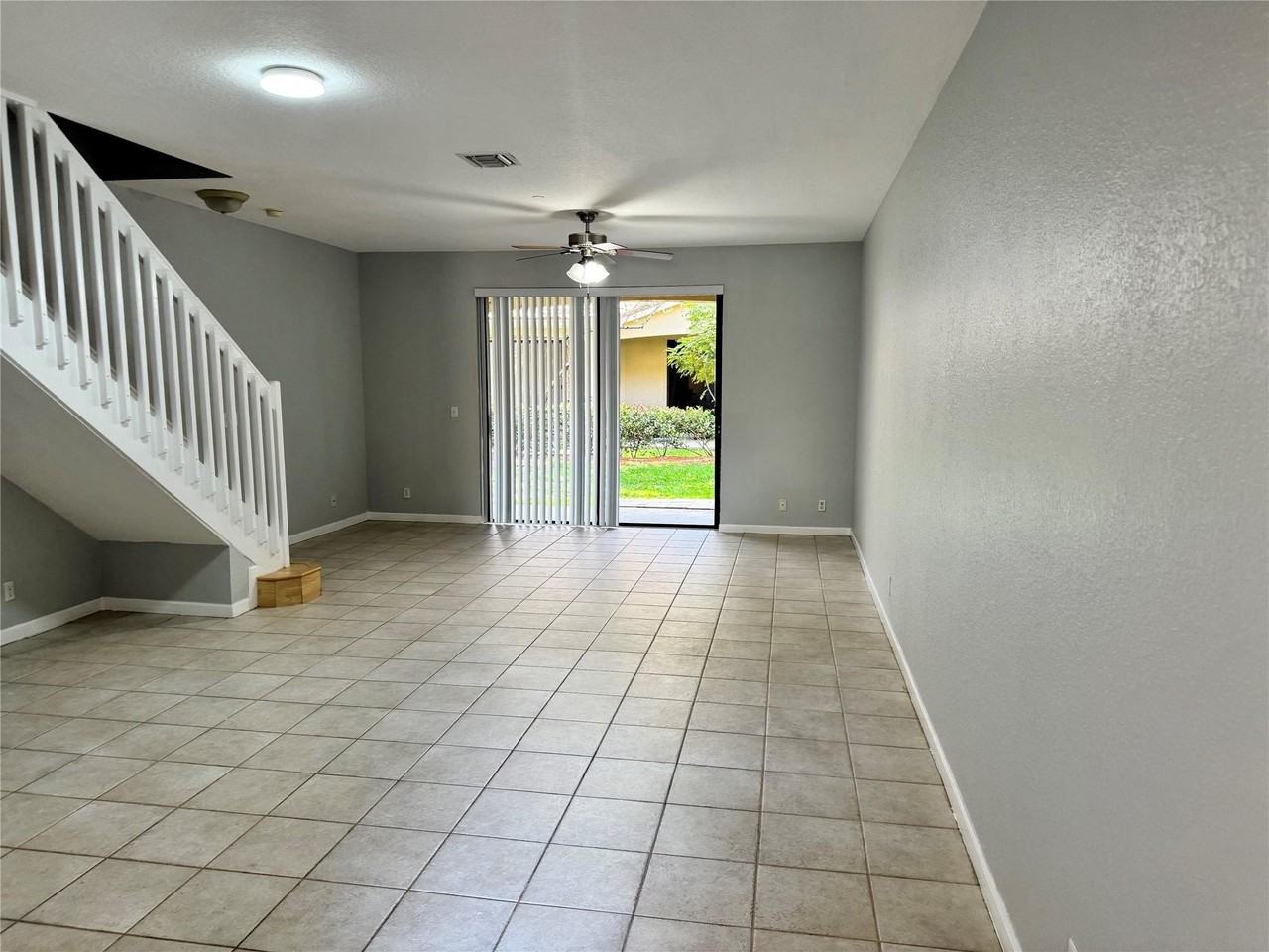 4219 Vineyard Cir #4219 - Photo 2 of 12