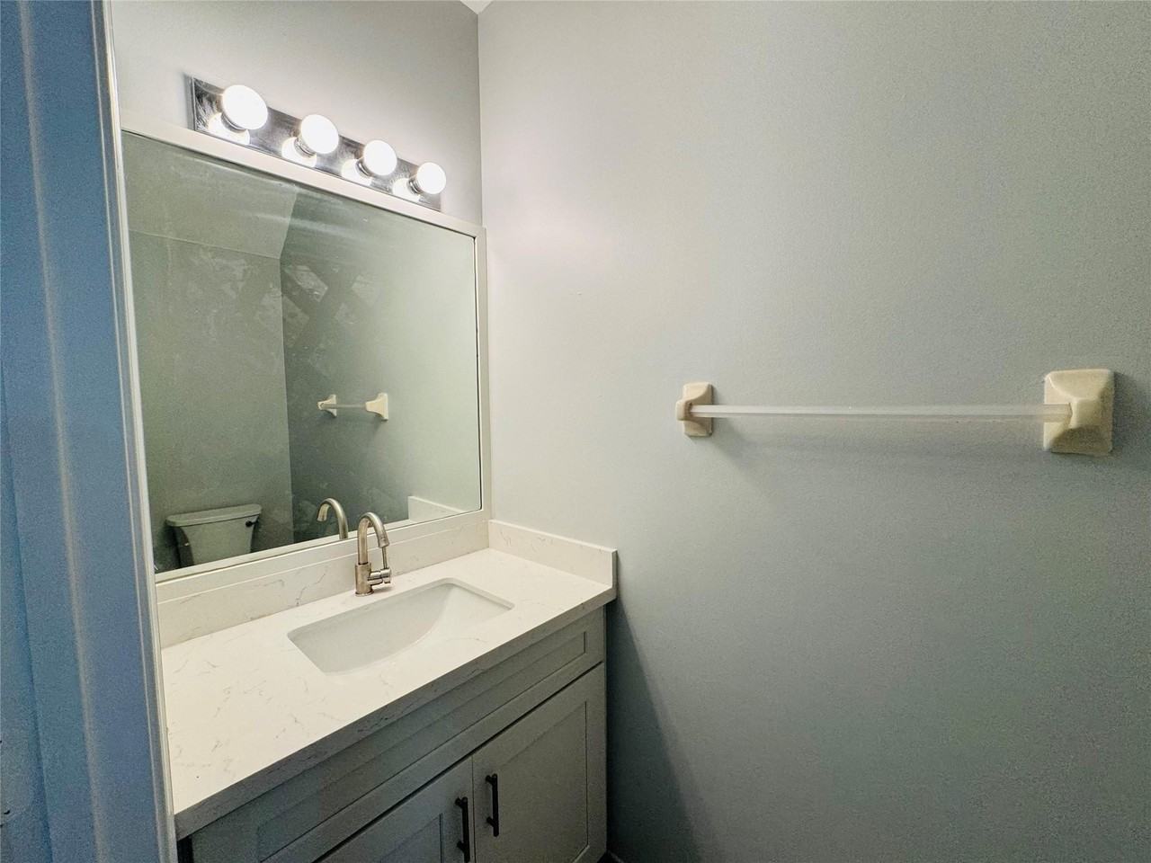 4219 Vineyard Cir #4219 - Photo 5 of 12