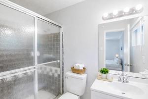 featured image of Albatross Ln