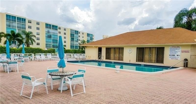 401 Se 3rd St Apt 308 - Photo 3 of 4