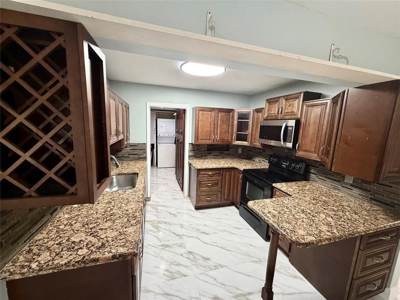 4541 Ne 6th Ter - Photo 6 of 42