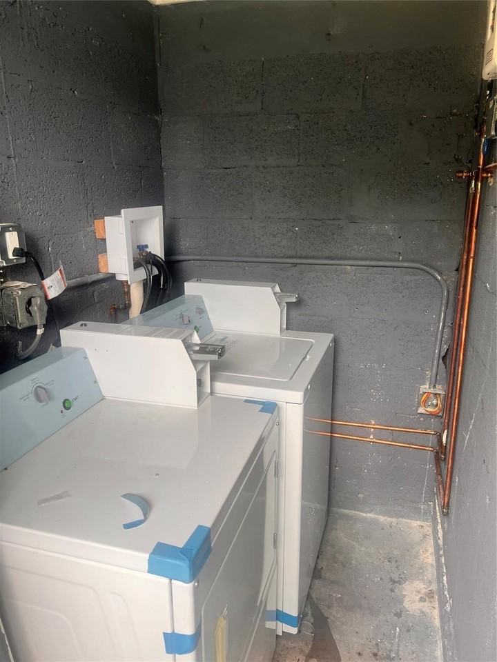 612 Nw 6th Ct Unit 1 - Photo 3 of 3