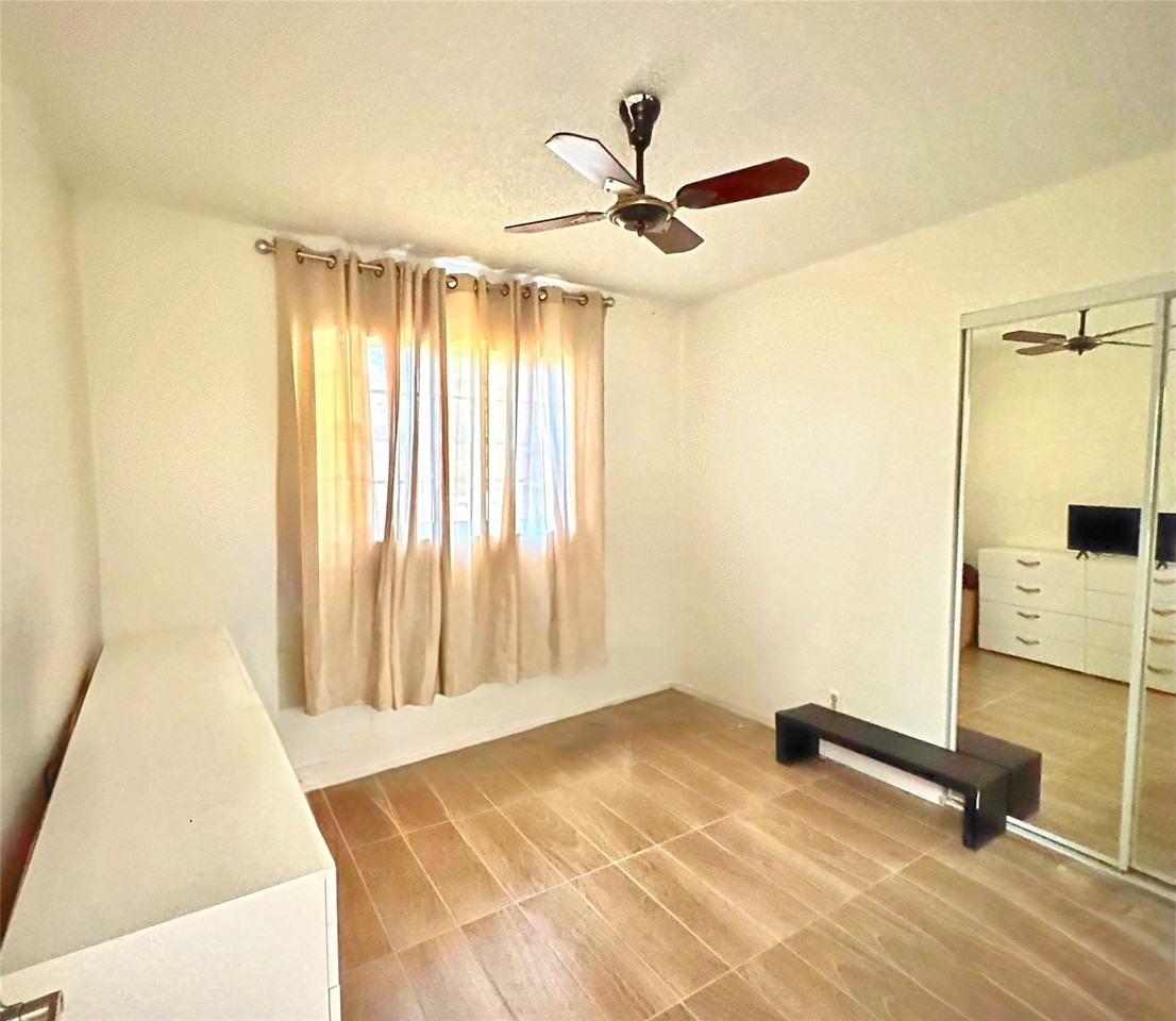 704 Nw 3rd Ave - Photo 6 of 12