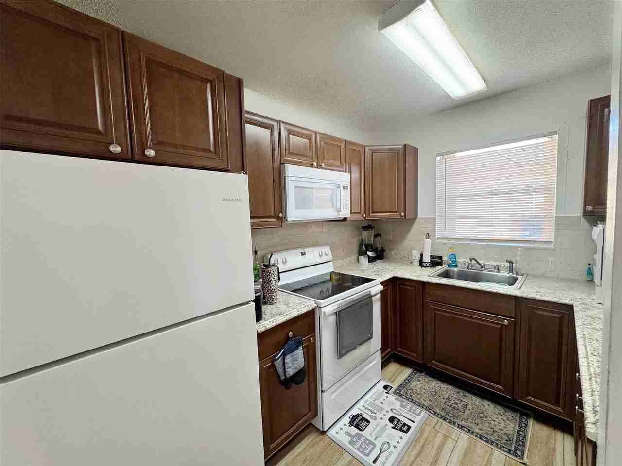 704 Nw 3rd Ave - Photo 7 of 12