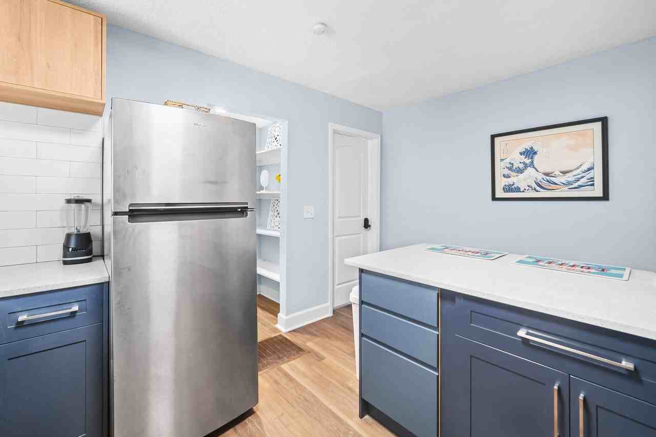 N Market St - Photo 4 of 24