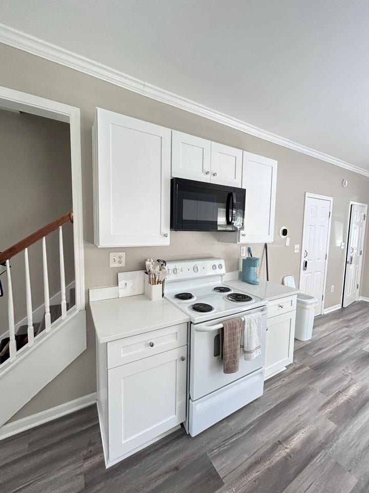 Chicago Ave Nw - Photo 4 of 16