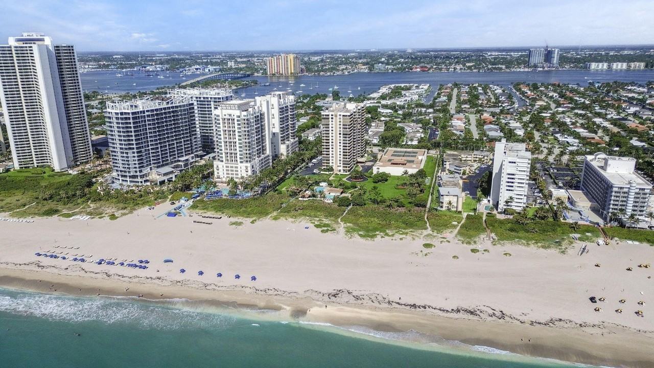 3400 N Ocean Dr - Photo 3 of 24