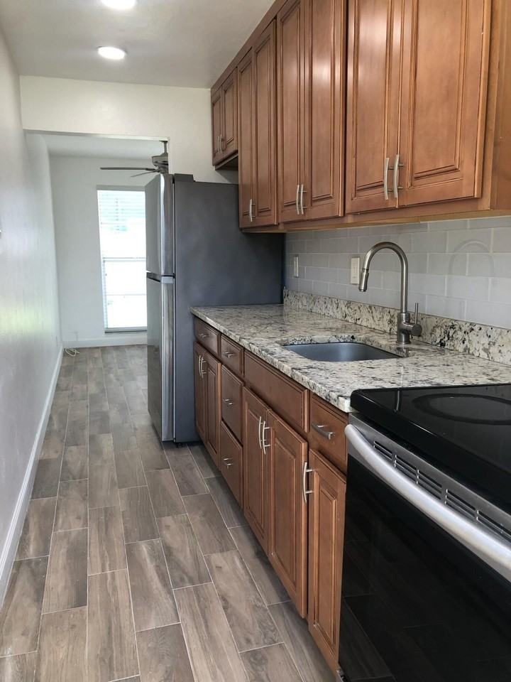 1505 Ne 15th Ave Unit 3 - Photo 2 of 11