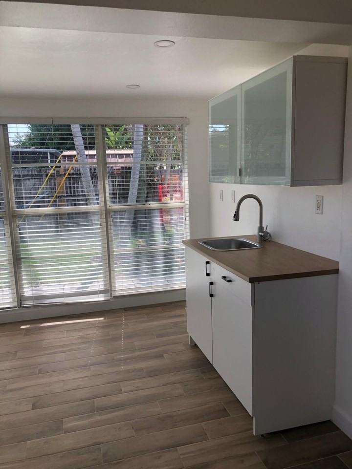 1505 Ne 15th Ave Unit 4 - Photo 6 of 10