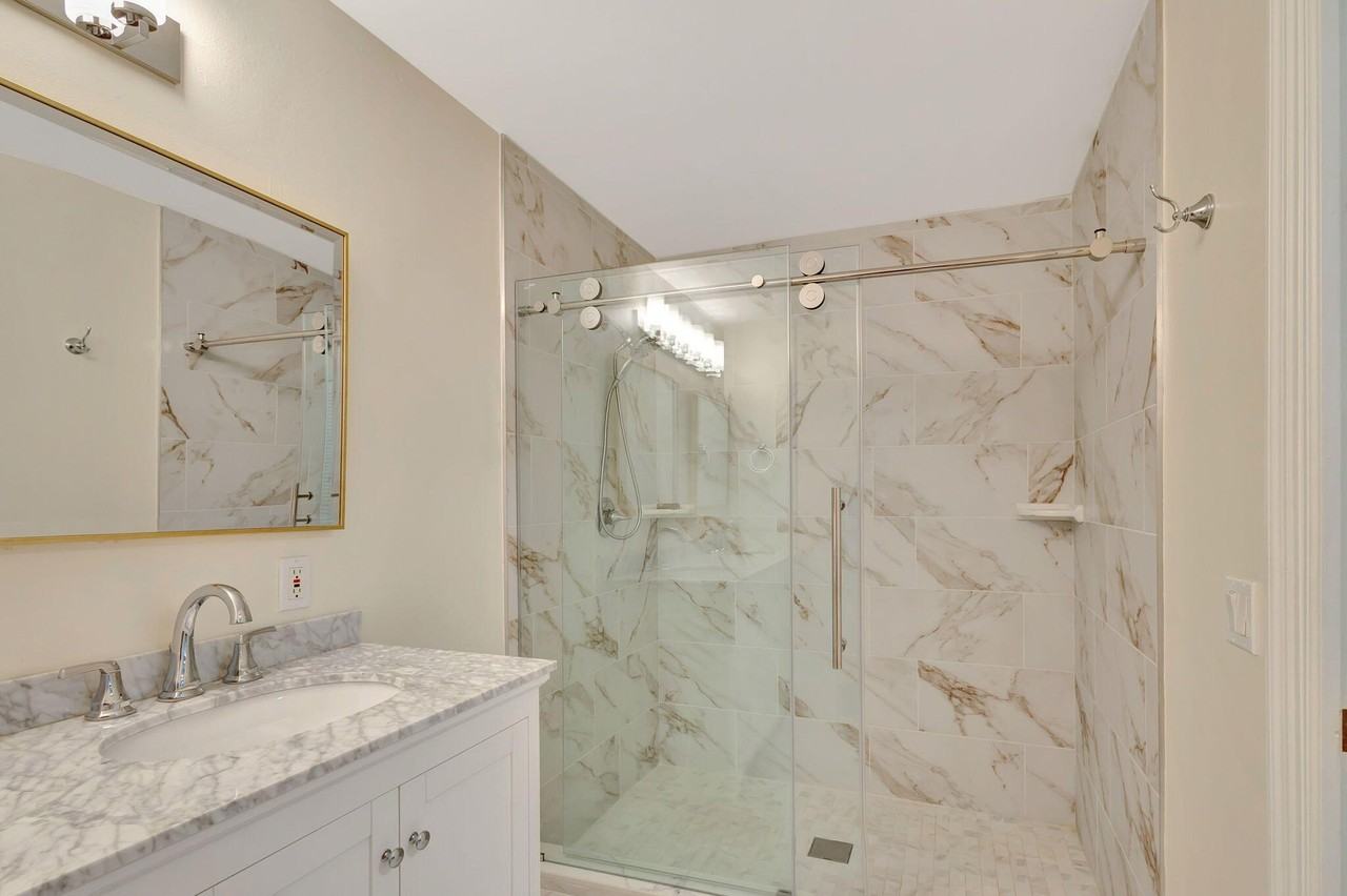 13796 Yarmouth Dr - Photo 6 of 33