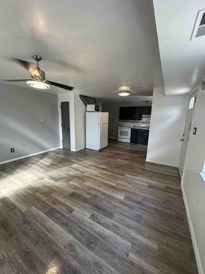 274 W National Rd #4 - Photo 5 of 13