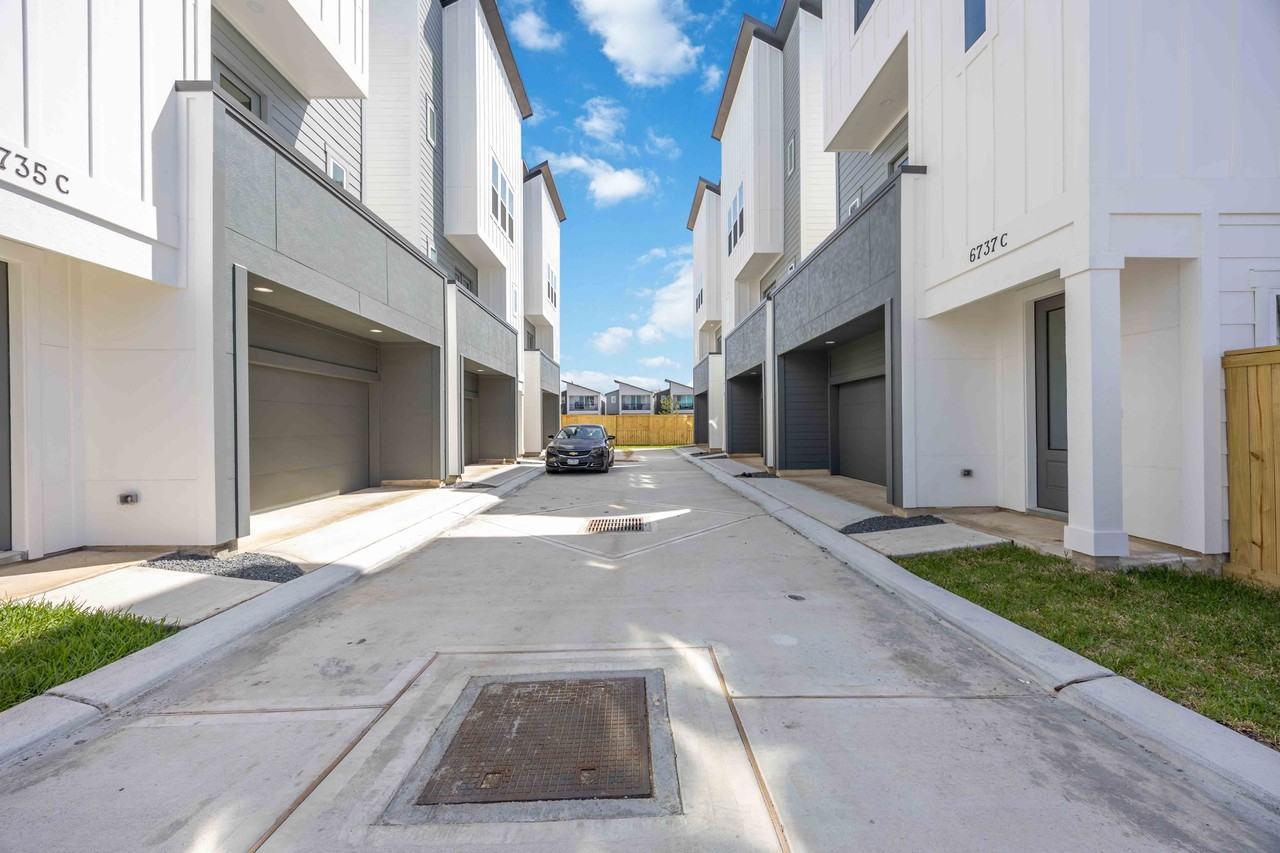 6735 Peerless Street - AUnit A #A - Photo 2 of 11