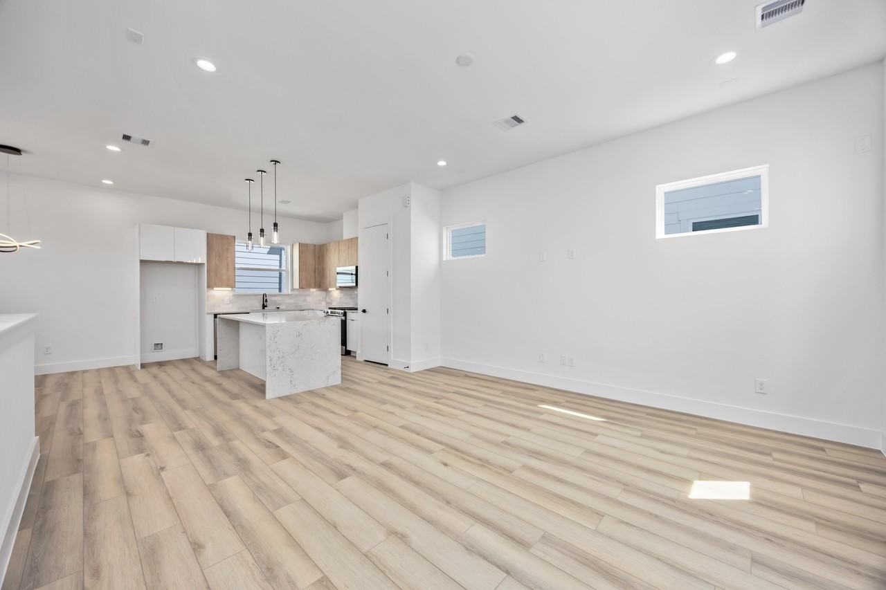 6735 Peerless Street - AUnit A #A - Photo 3 of 11