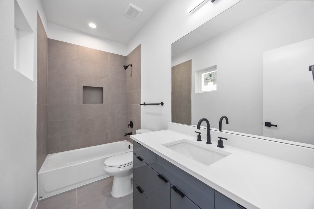 6735 Peerless Street - CUnit A #C - Photo 7 of 11