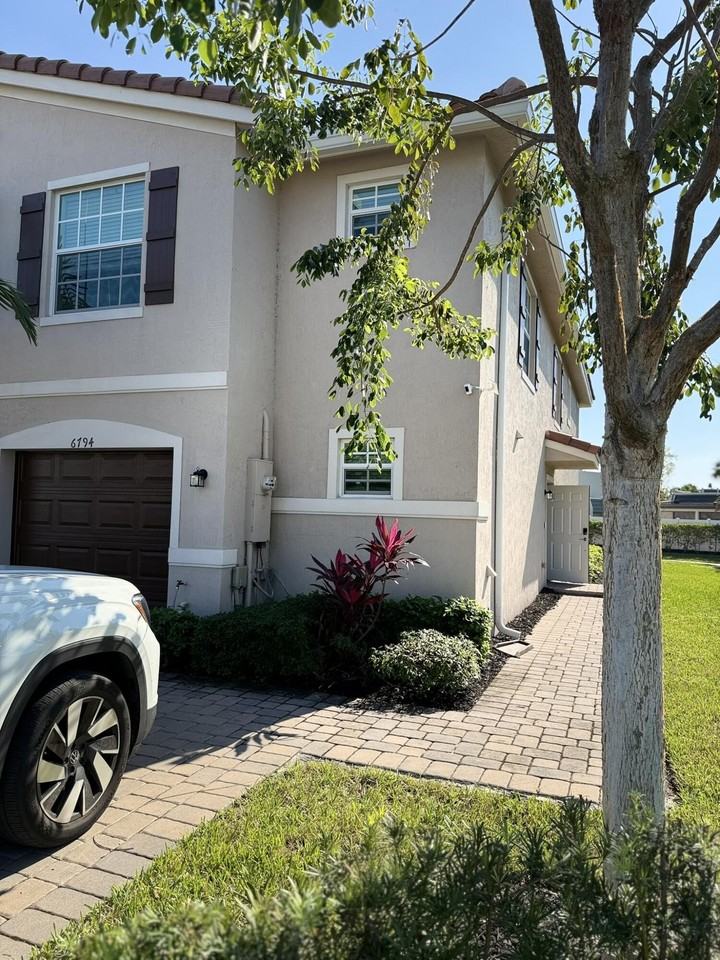 6794 Broadwater Ln - Photo 2 of 25