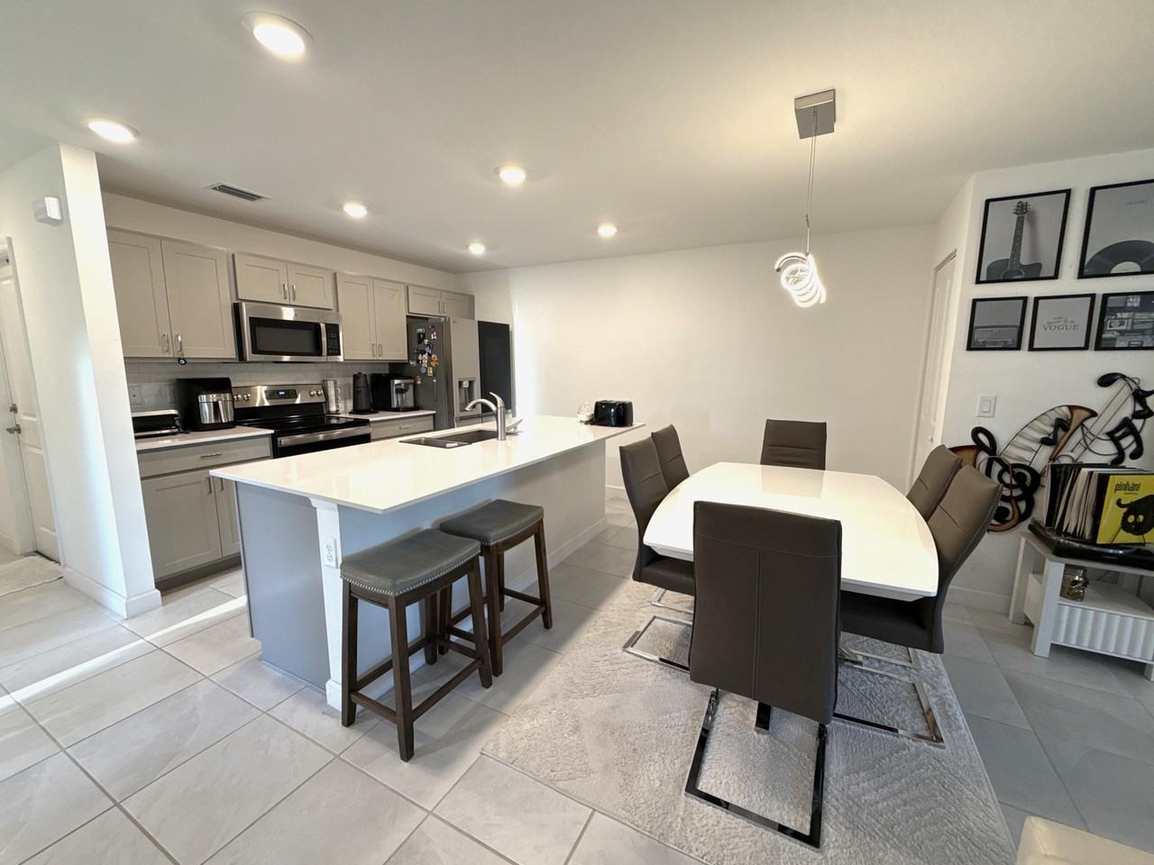 6794 Broadwater Ln - Photo 6 of 25