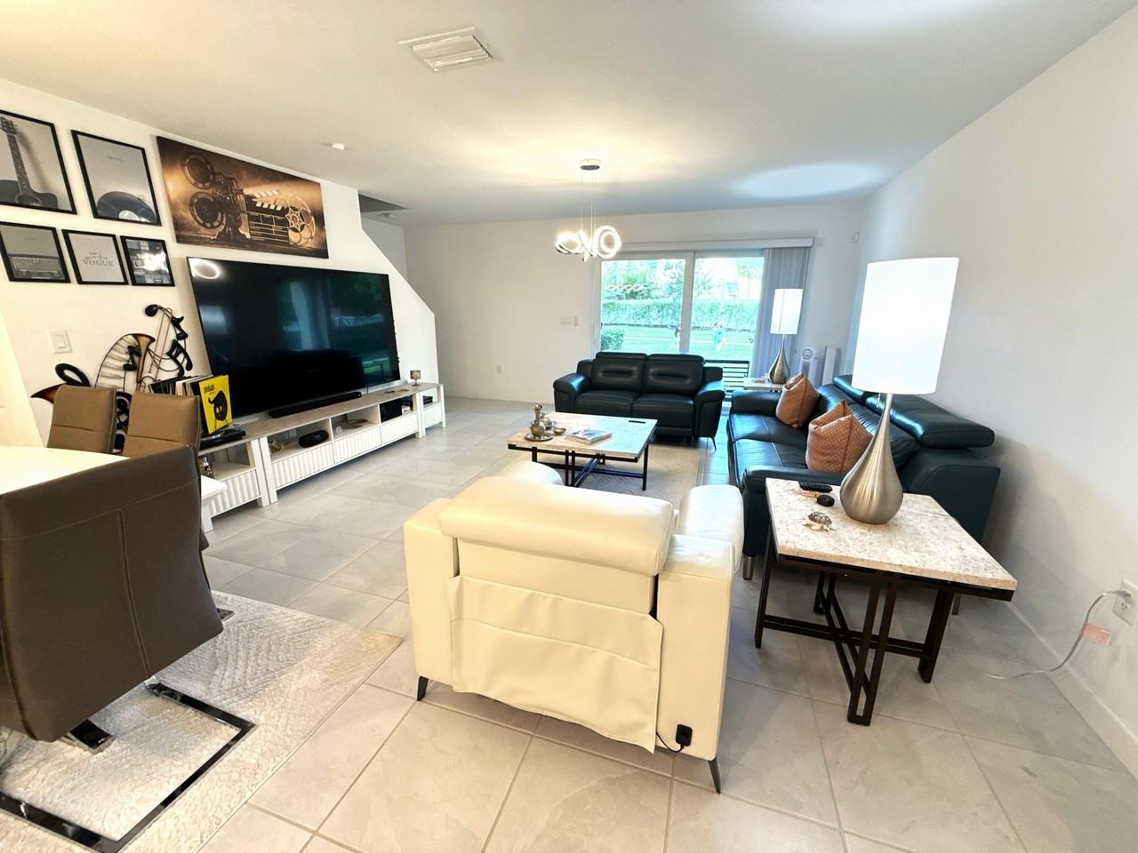 6794 Broadwater Ln - Photo 7 of 25