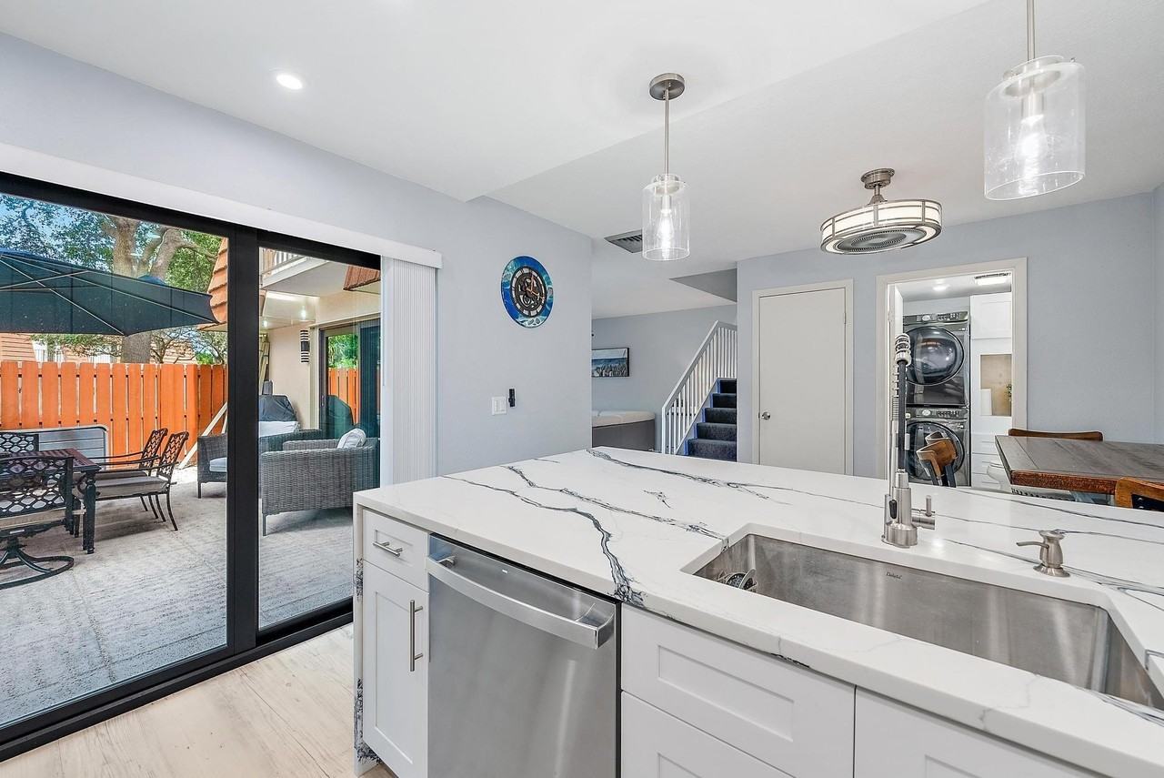 2902 29th Ct - Photo 5 of 24