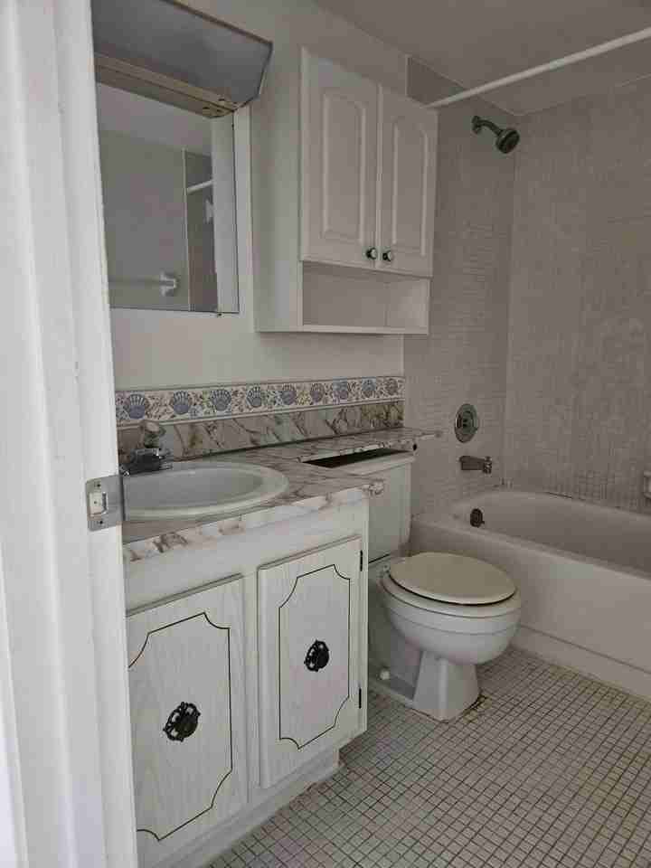 500 Village Green Cir W Apt 118 - Photo 5 of 16