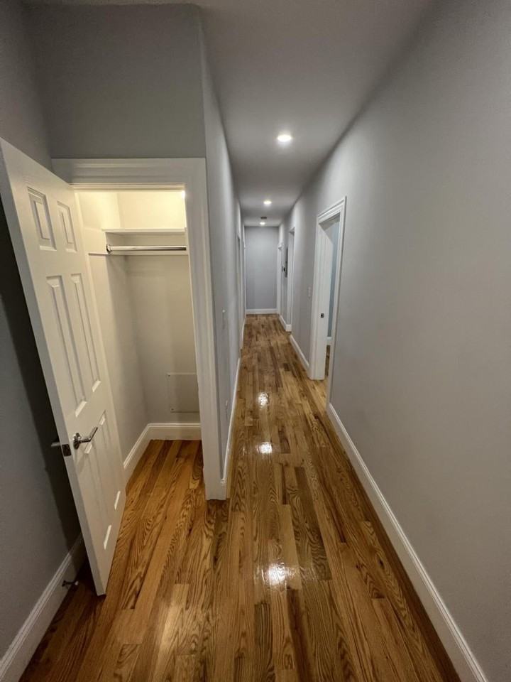 374 Oxford St - Photo 2 of 10