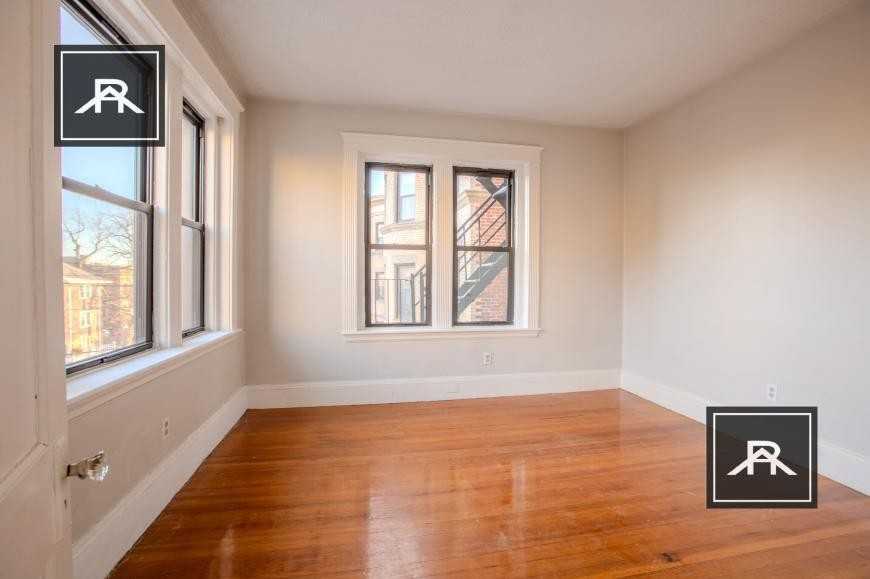 54 Cummings Rd - Photo 6 of 10