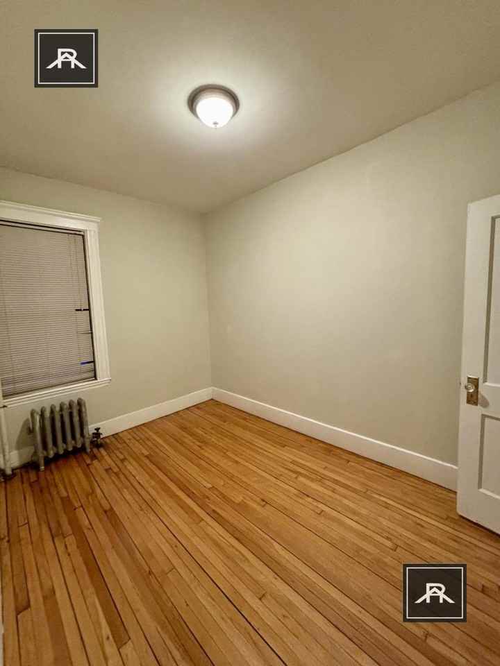 49 Gordon Rd - Photo 3 of 10