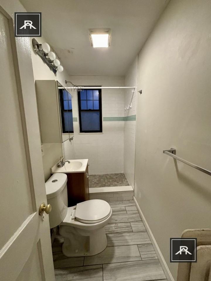 49 Gordon Rd - Photo 4 of 10