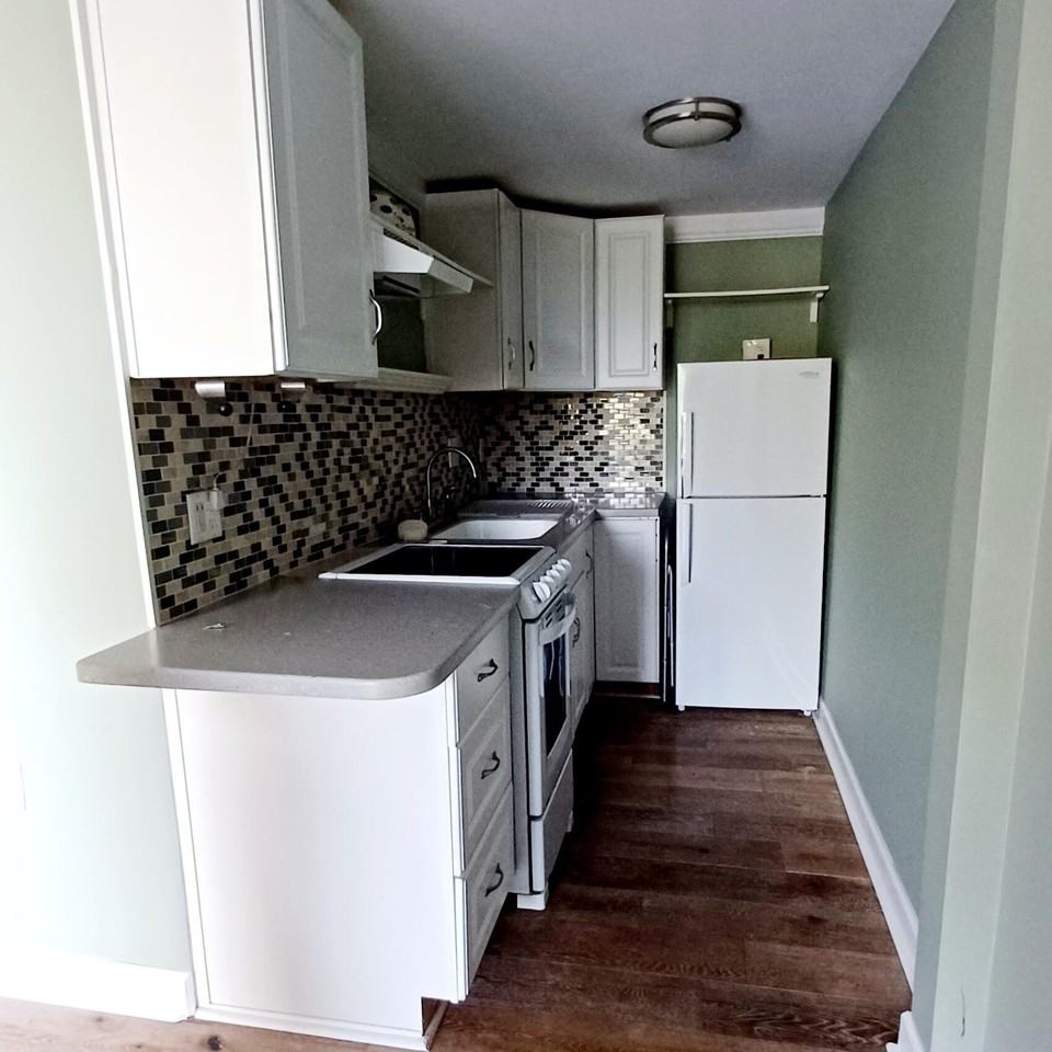 15 S Golfview Rd Apt 303 - Photo 4 of 10