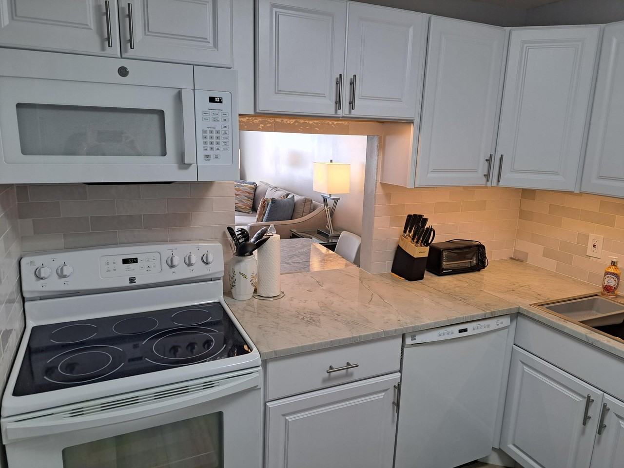 1502 S Lakeside Dr Apt 208 - Photo 6 of 22