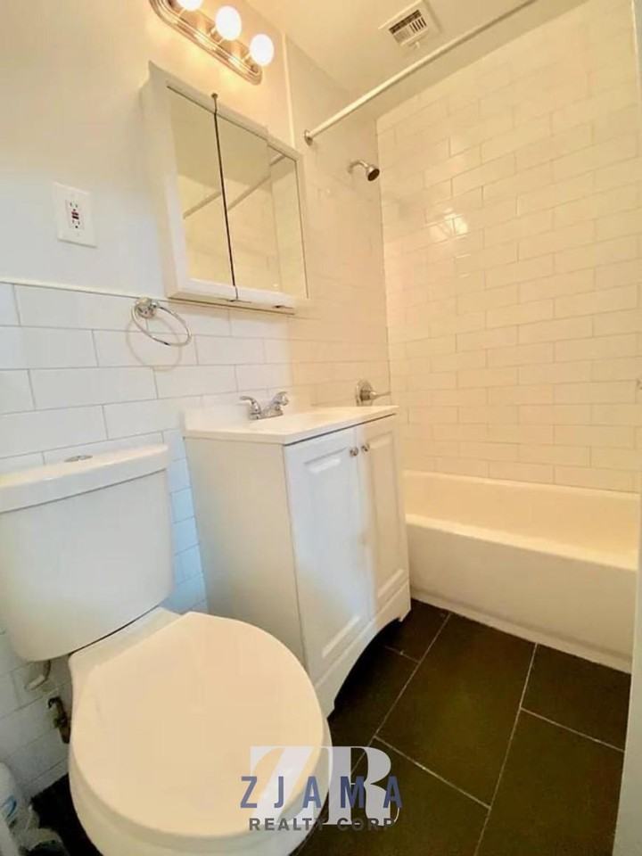 148 Saint Pauls Pl - Photo 5 of 5