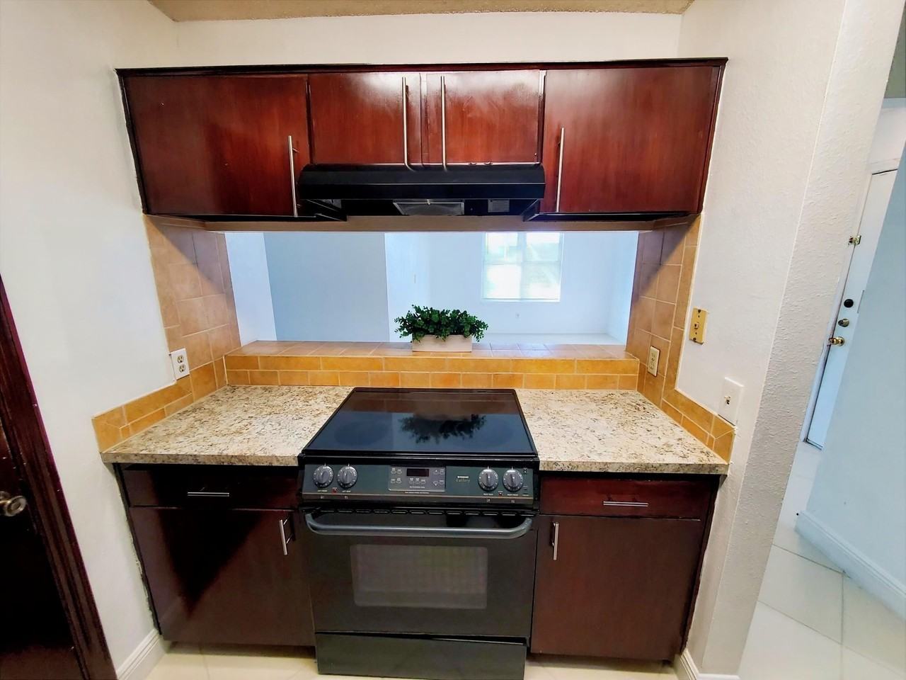 2319 N Congress Ave Apt 31 - Photo 5 of 50