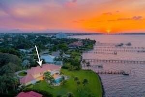 901 Se Riverside Dr - Photo 5 of 50