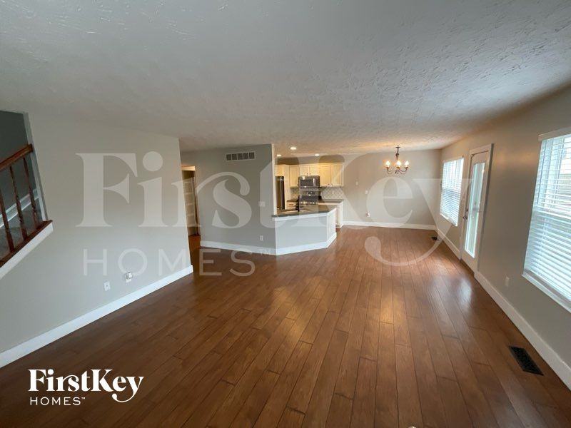 671 Mccormick Ln - Photo 3 of 10