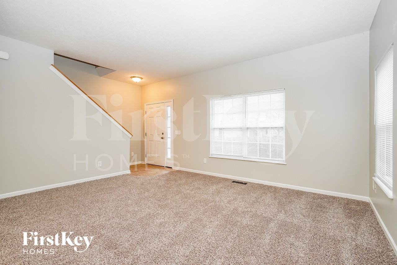 7860 Headwater Dr - Photo 3 of 19