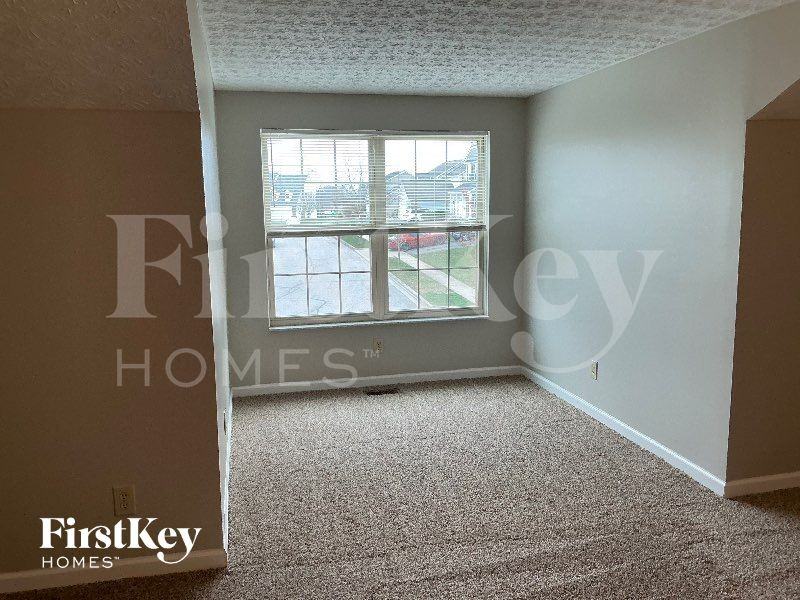 7587 Walnut Dr - Photo 3 of 11