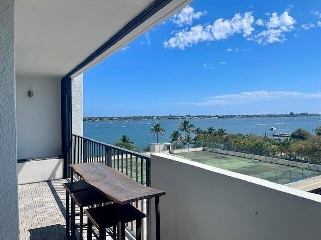 5600 N Flagler Dr Apt 604