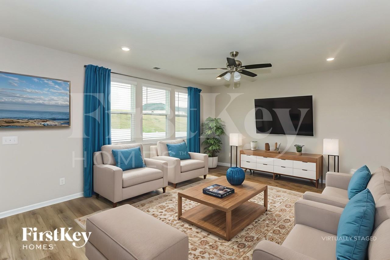 5013 Dunsford Dr - Photo 5 of 19