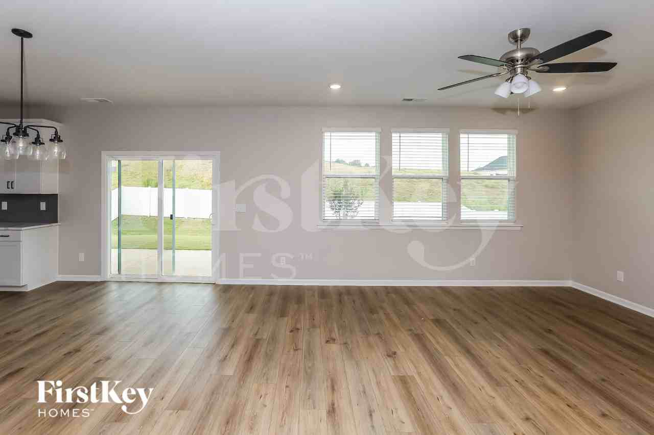 5013 Dunsford Dr - Photo 6 of 19