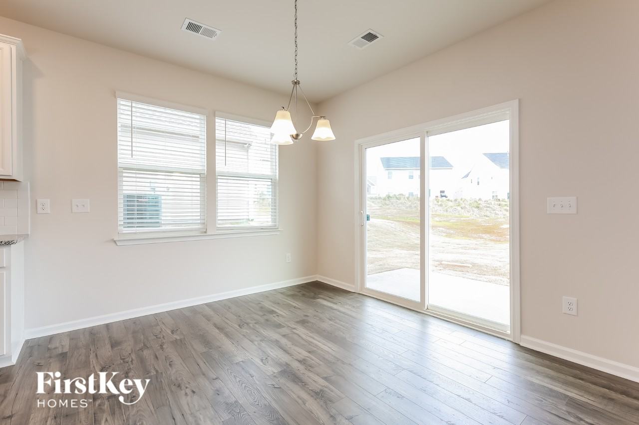 1002 Mission Hill Ln - Photo 4 of 15