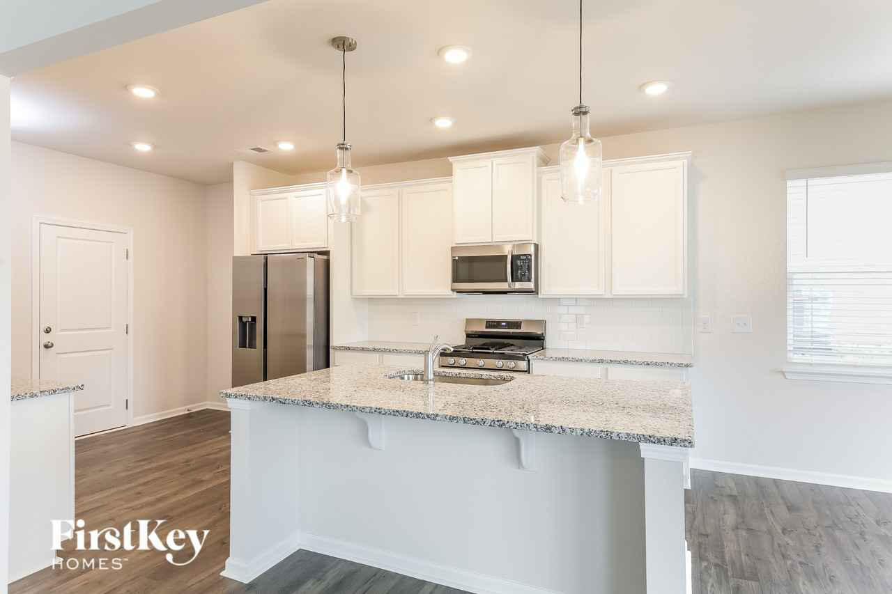 1002 Mission Hill Ln - Photo 5 of 15