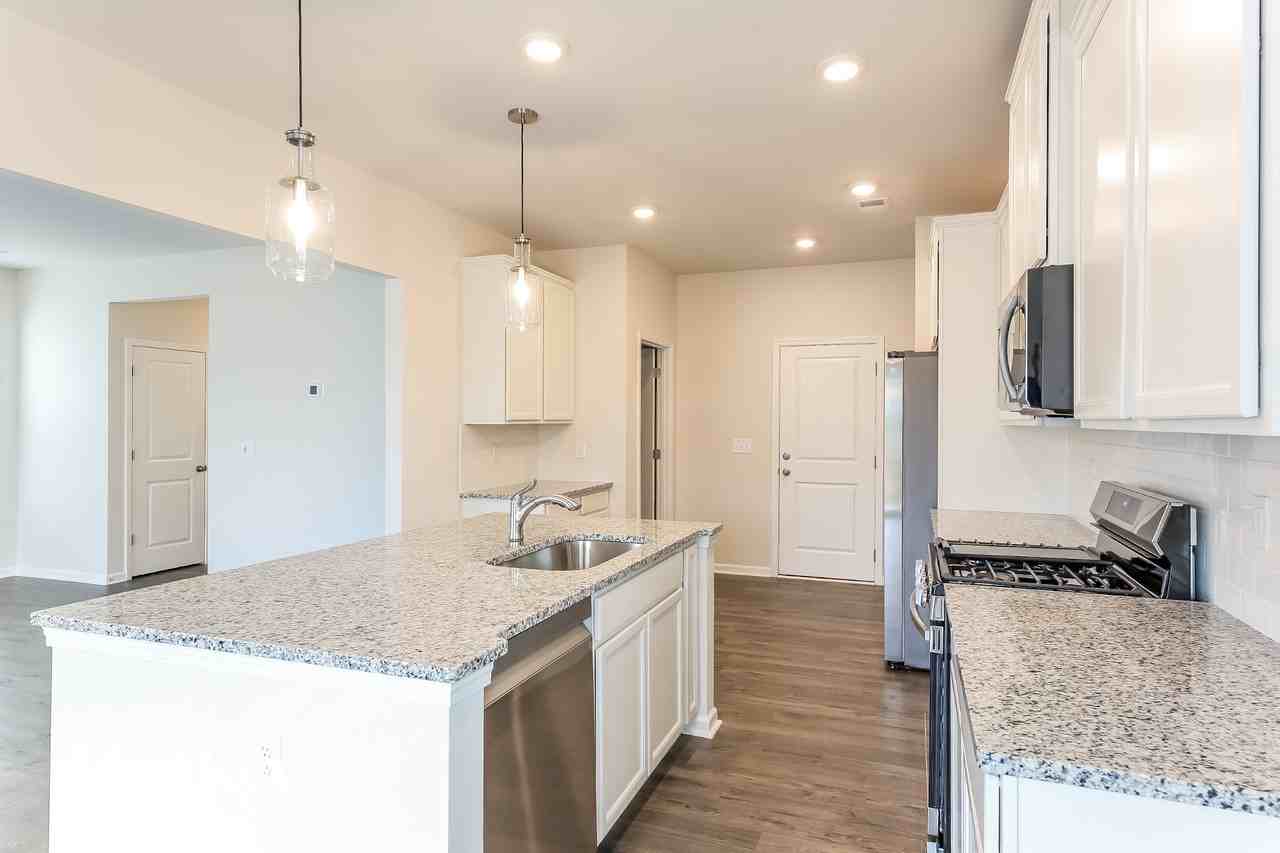 1002 Mission Hill Ln - Photo 6 of 15