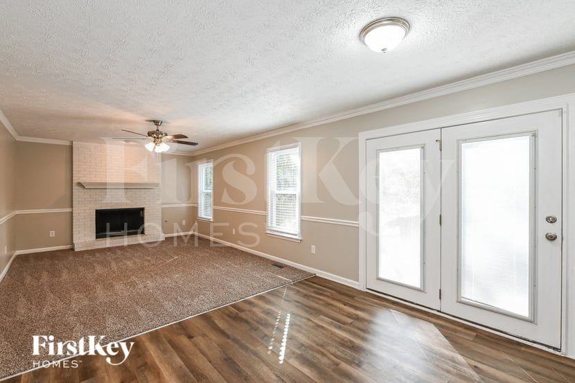 1817 Emerson Lake Cir - Photo 2 of 15