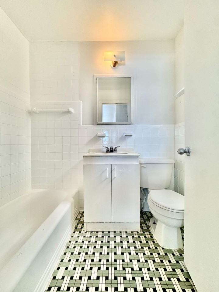 192 Chabanel - Photo 6 of 16