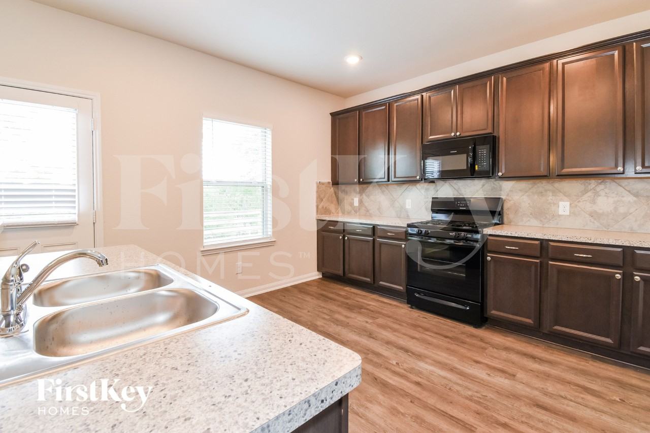 6542 Blimp Base Rd - Photo 6 of 15