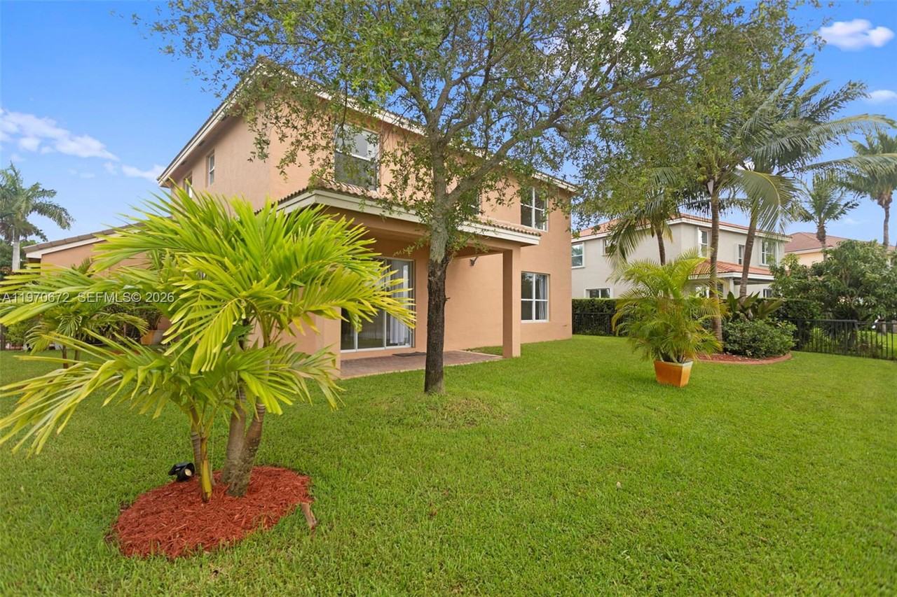 4116 Sw 179th Way - Photo 2 of 8