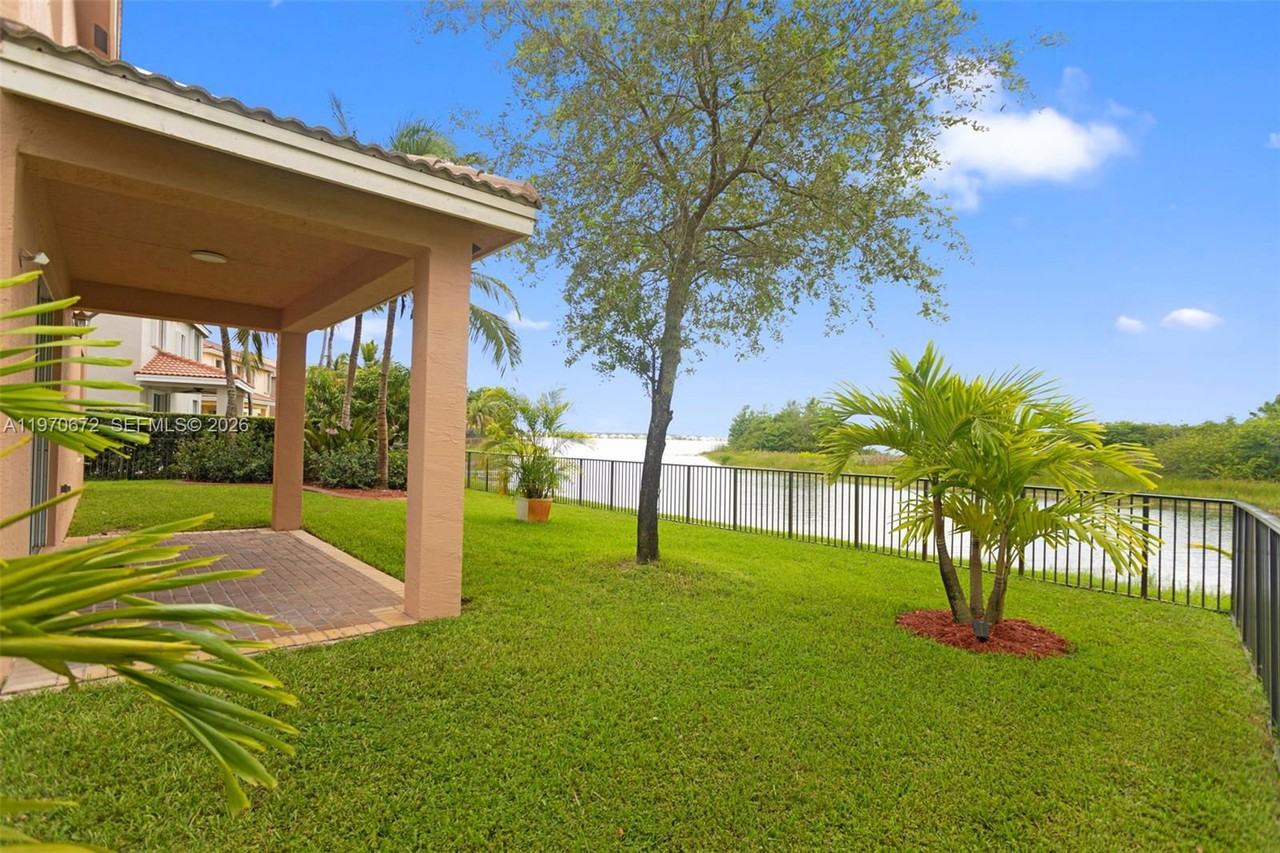 4116 Sw 179th Way - Photo 4 of 8