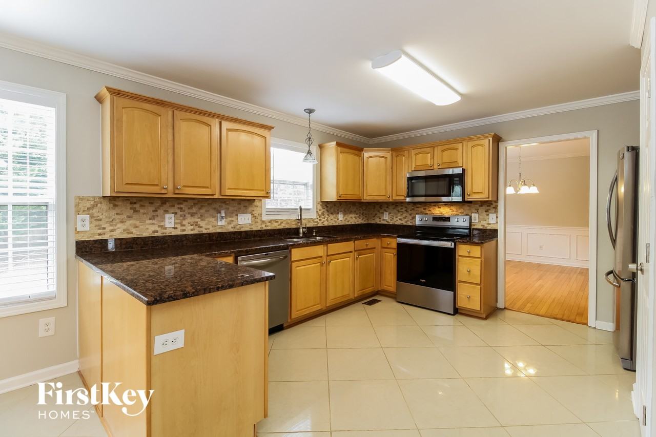 1817 Morgans Mill Way - Photo 4 of 15