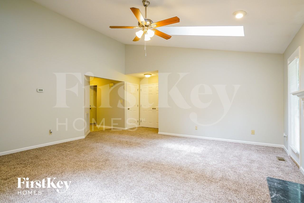 5208 Wallingford Dr - Photo 6 of 16