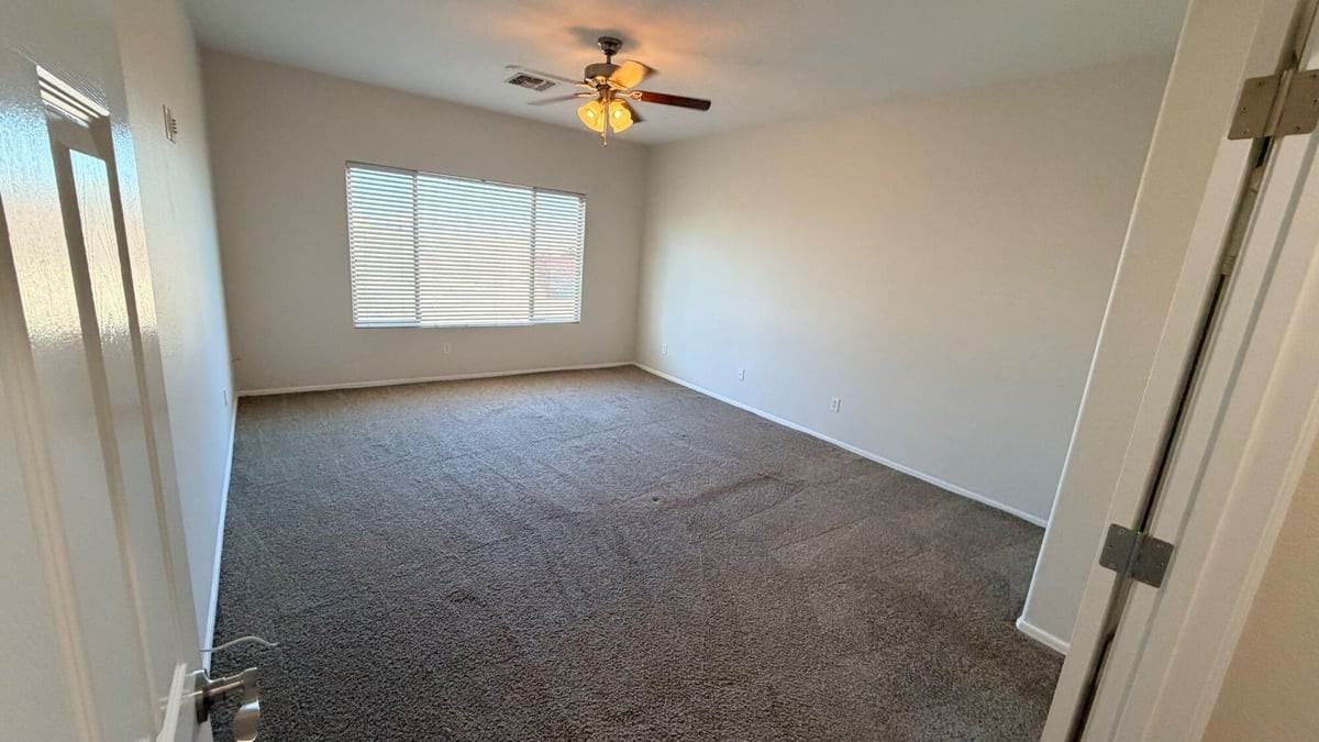 22156 N Sunset Dr - Photo 4 of 20